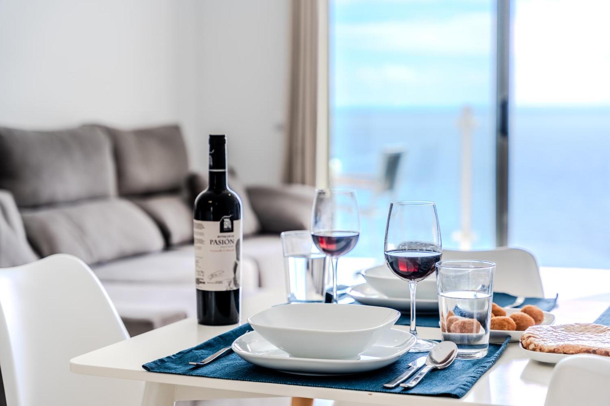 Obsidian Ocean Blue Apartment Radazul