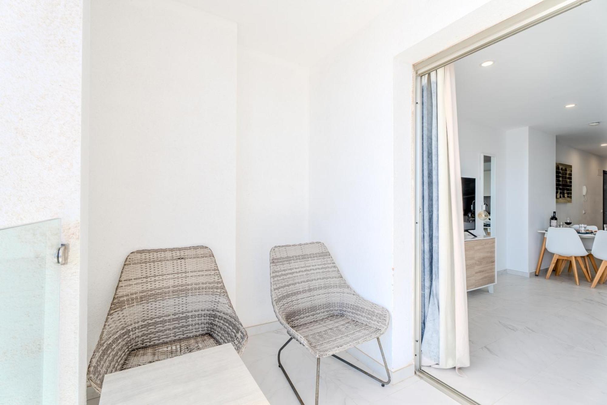 Obsidian Ocean Blue Apartment Radazul